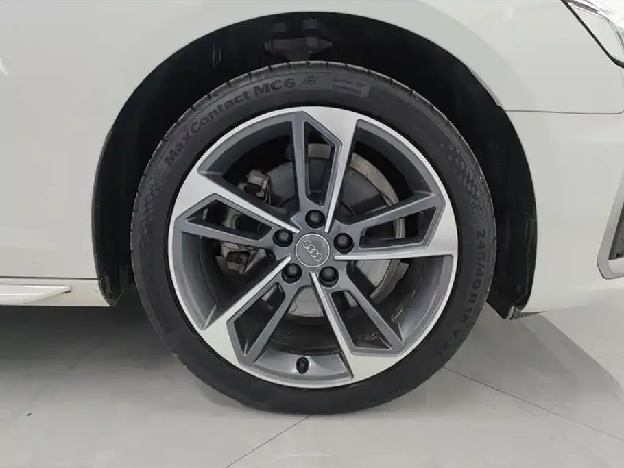 Audi A4L 2021 из CN, фото 6