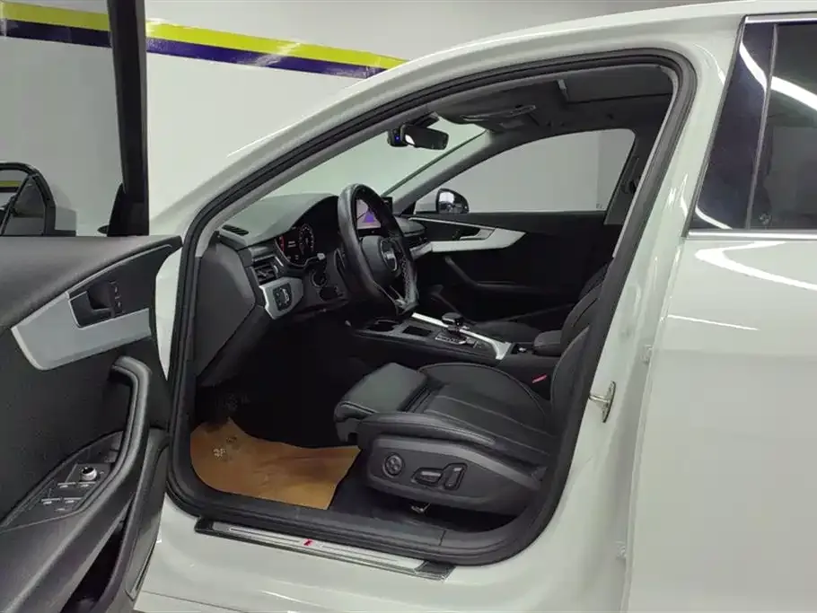 Audi A4L 2021 из CN, фото 9