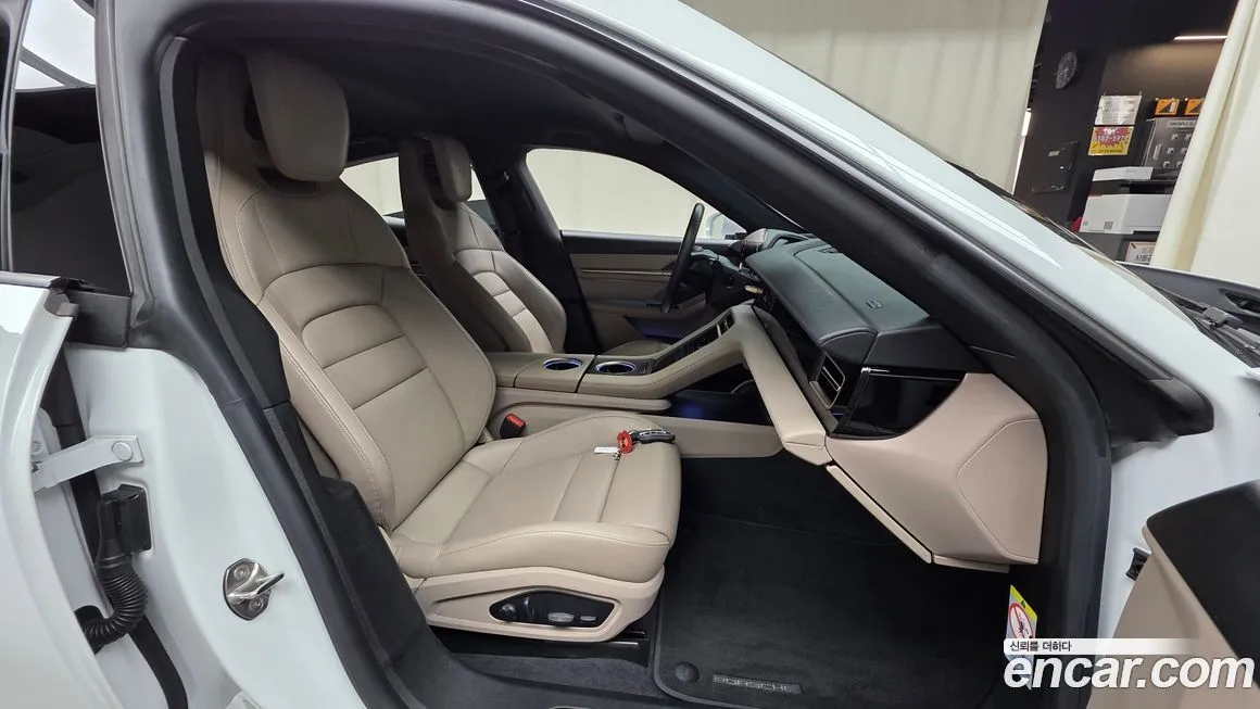 Porsche Taycan 2022 из KR, фото 10