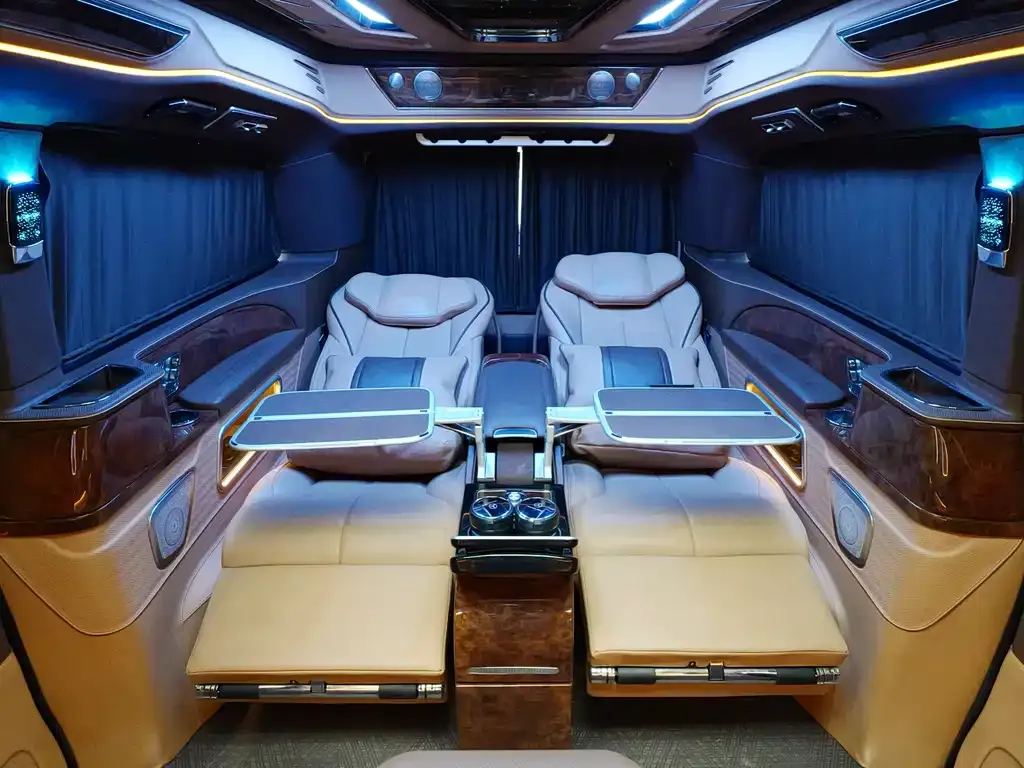 Mercedes-Benz V-Class 2024 из CN, фото 10