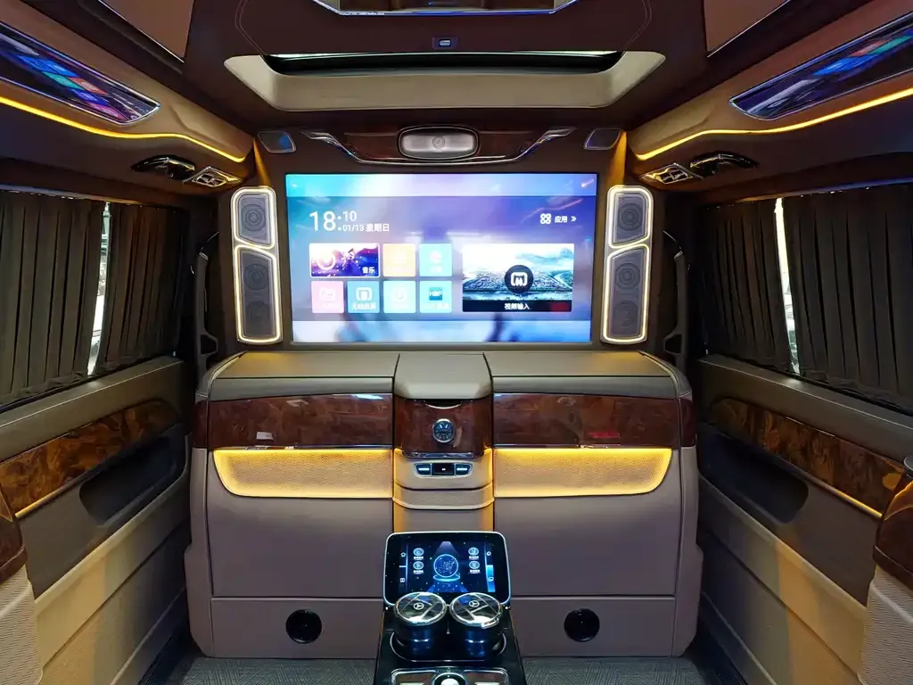 Mercedes-Benz V-Class 2024 из CN, фото 5