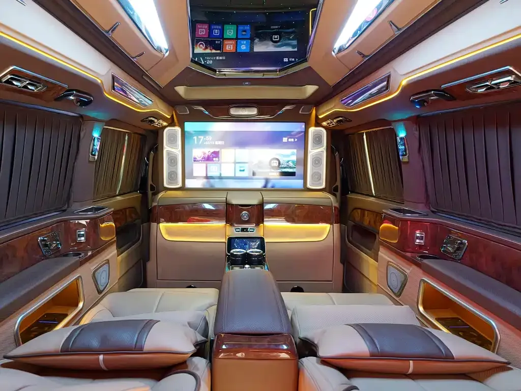Mercedes-Benz V-Class 2024 из CN, фото 8