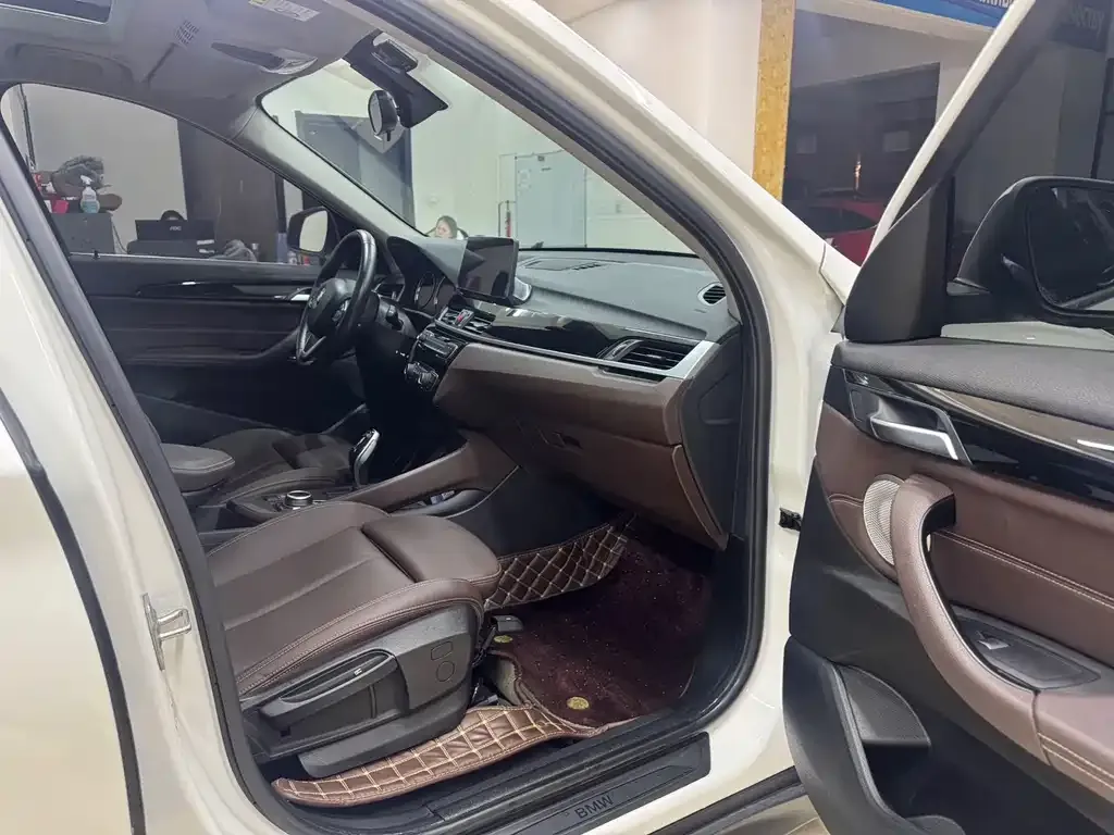 BMW X1 2021 из CN, фото 10