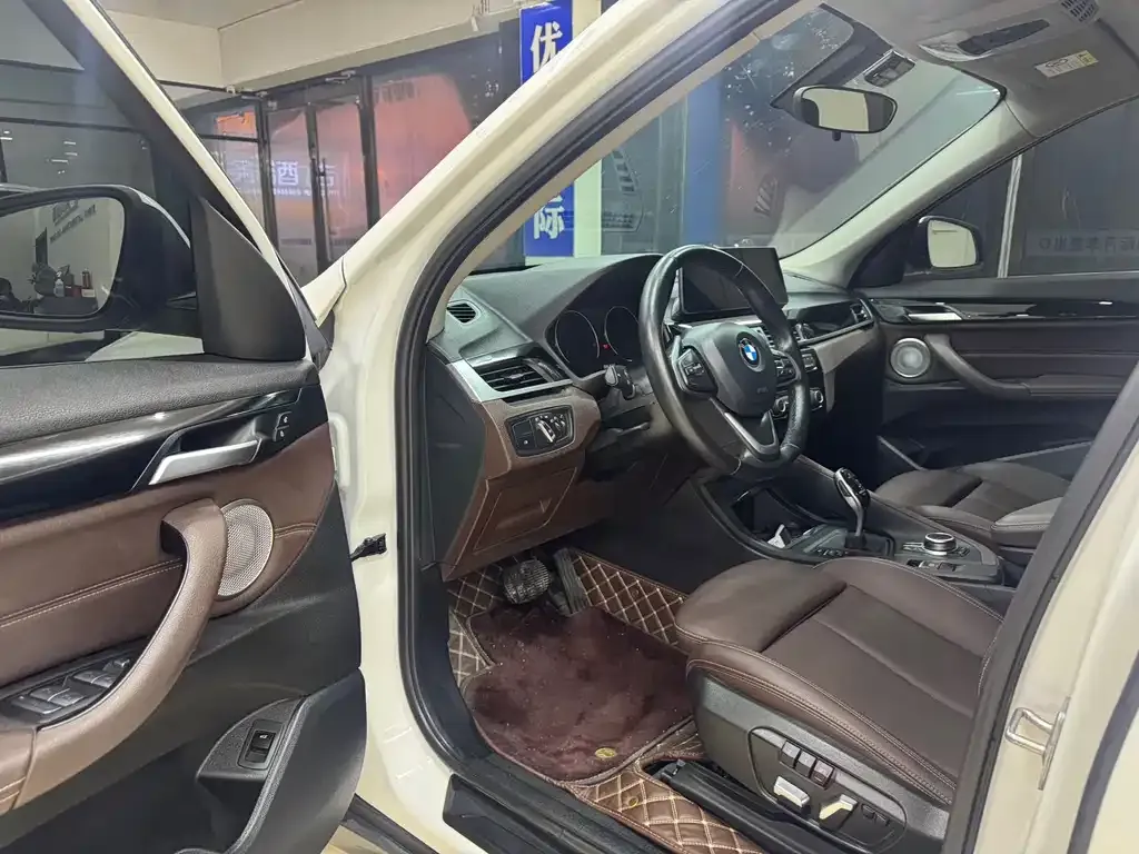 BMW X1 2021 из CN, фото 7