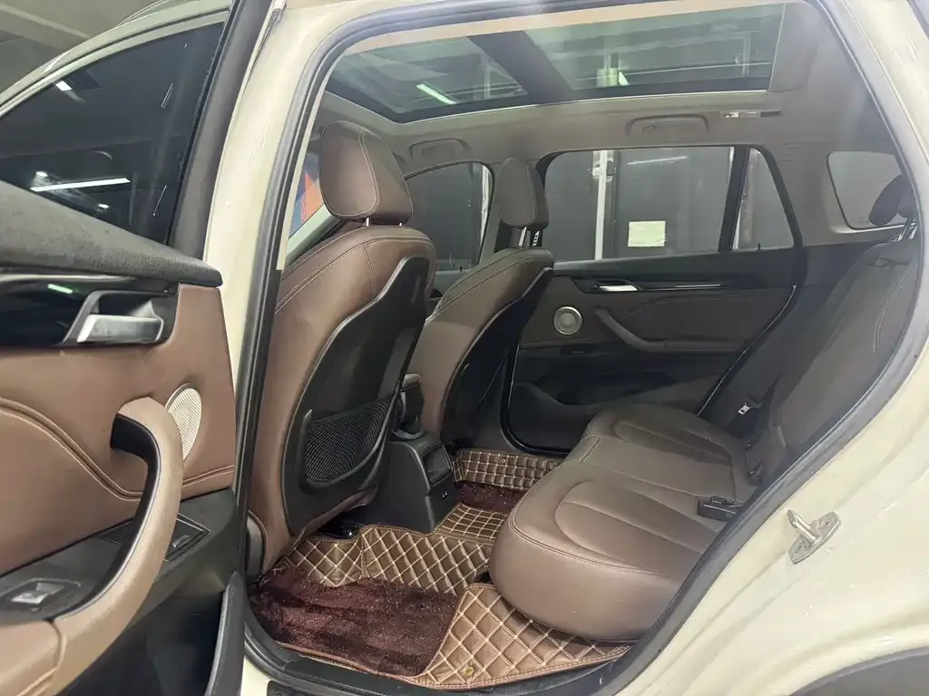 BMW X1 2021 из CN, фото 8