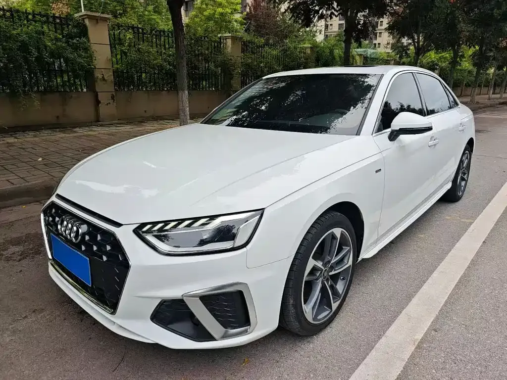 Audi A4L 2023 из CN, фото 3