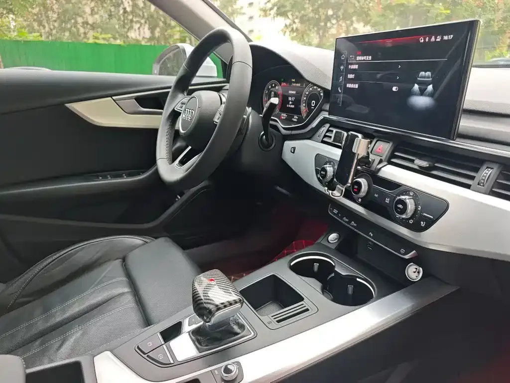 Audi A4L 2023 из CN, фото 4