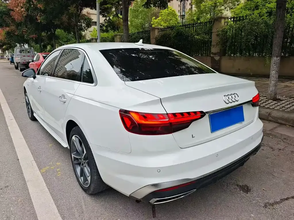 Audi A4L 2023 из CN, фото 7