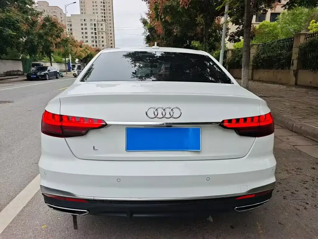 Audi A4L 2023 из CN, фото 8