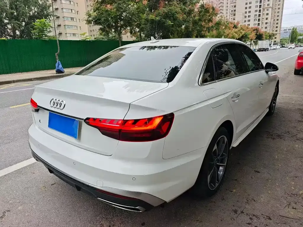 Audi A4L 2023 из CN, фото 9