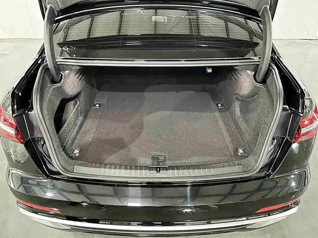 Audi A6L 2025 из CN, фото 6