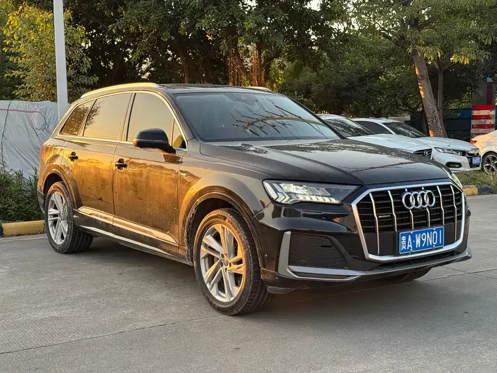 Audi Q7 2021 из CN, фото 10