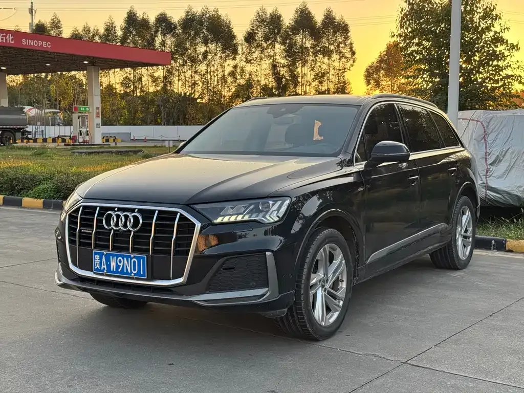 Audi Q7 2021 из CN, фото 3