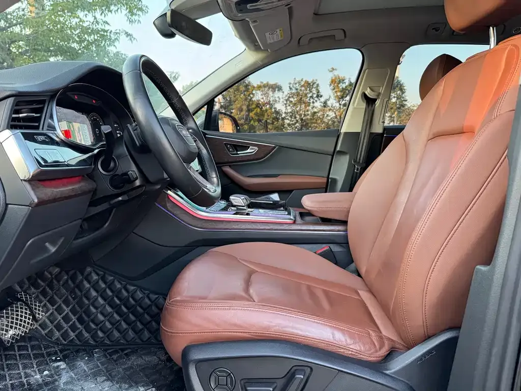 Audi Q7 2021 из CN, фото 4