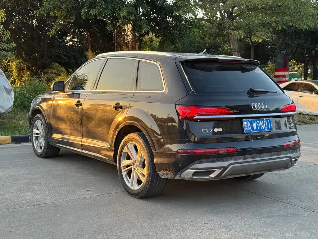 Audi Q7 2021 из CN, фото 7