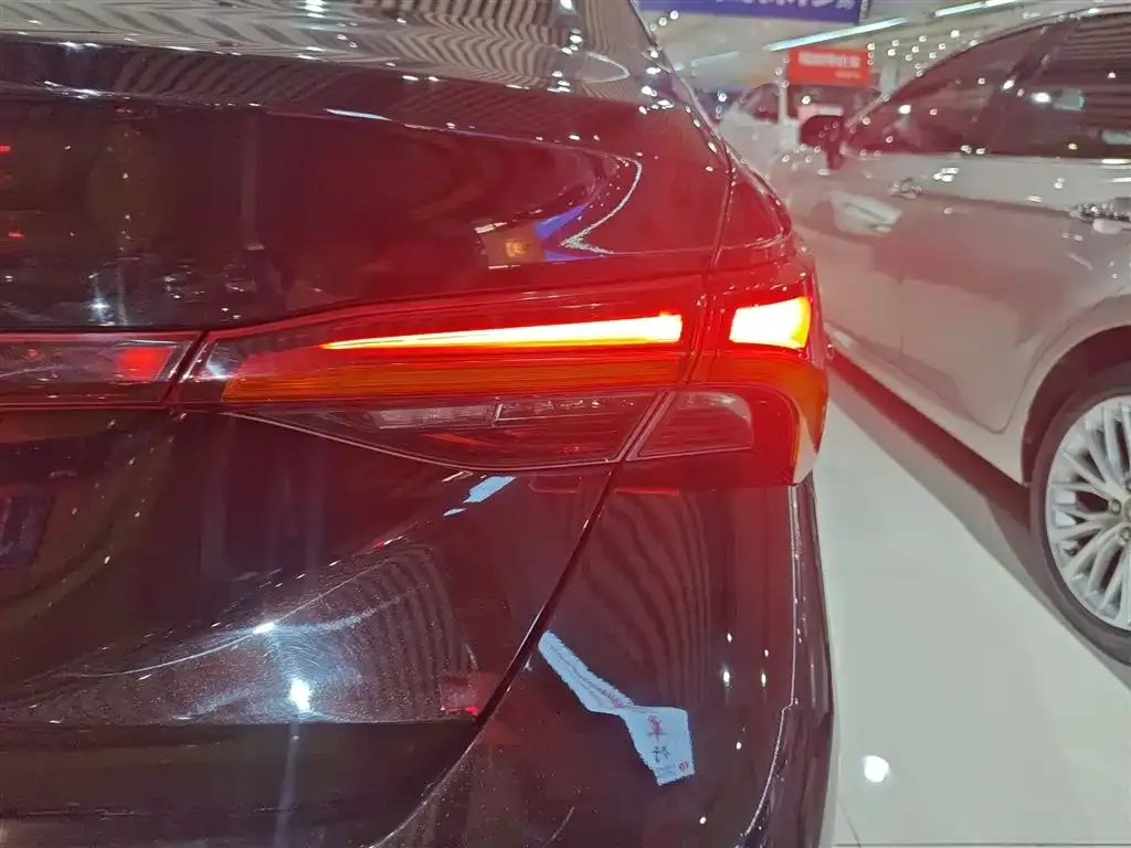 Toyota Avalon 2022 из CN, фото 8