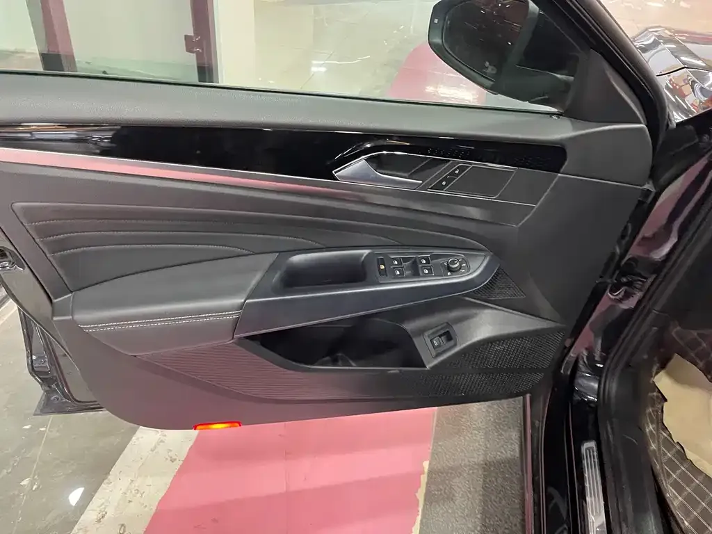 Volkswagen Passat 2024 из CN, фото 6