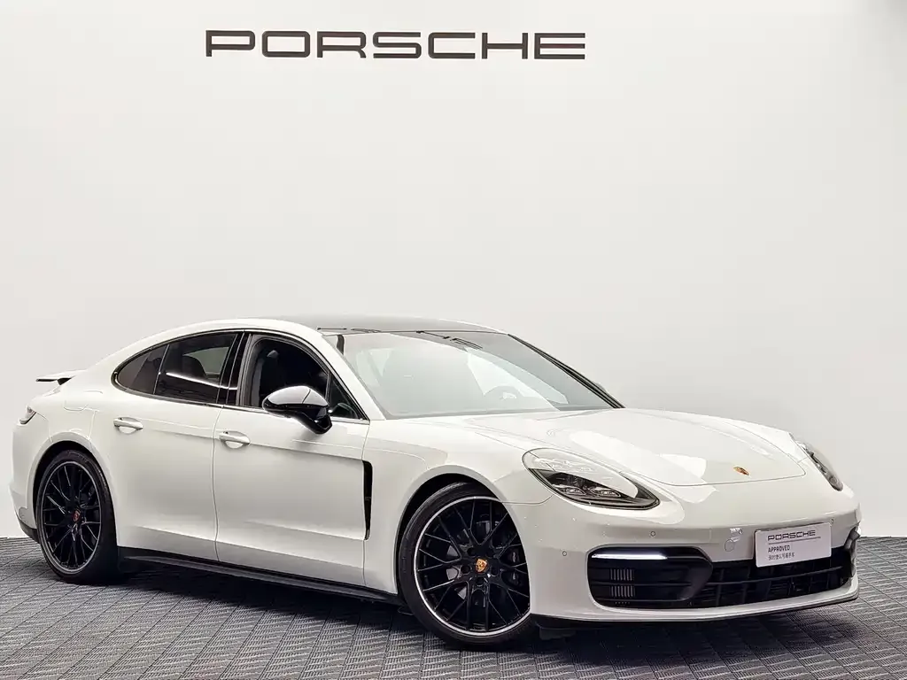 Porsche Panamera — фото 1