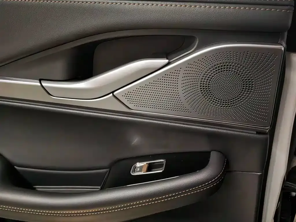 Lincoln Z 2022 из CN, фото 10