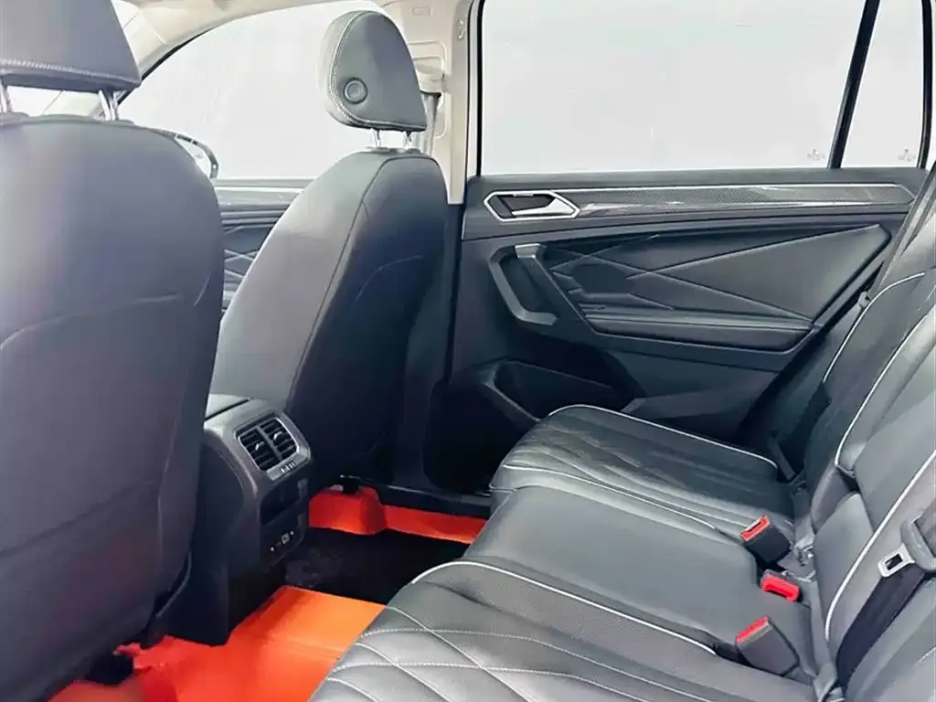 Volkswagen Tiguan L 2024 из CN, фото 2