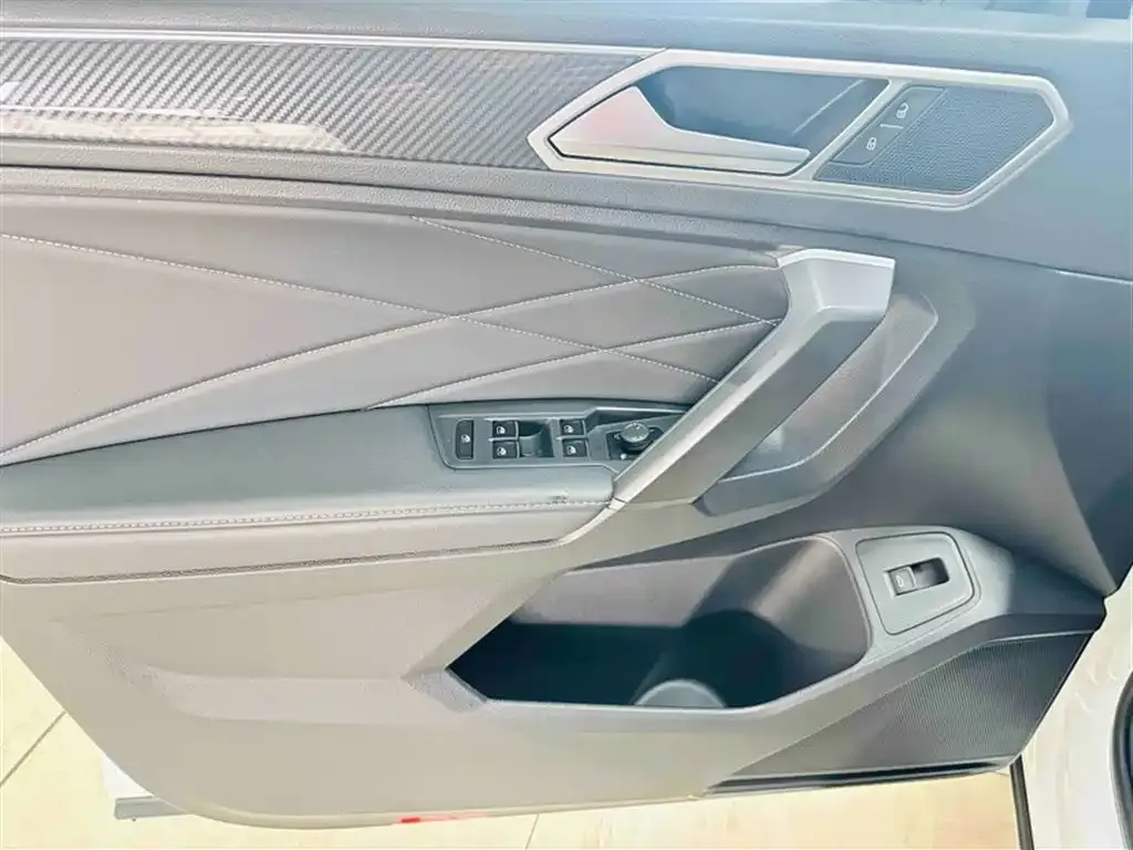 Volkswagen Tiguan L 2024 из CN, фото 7