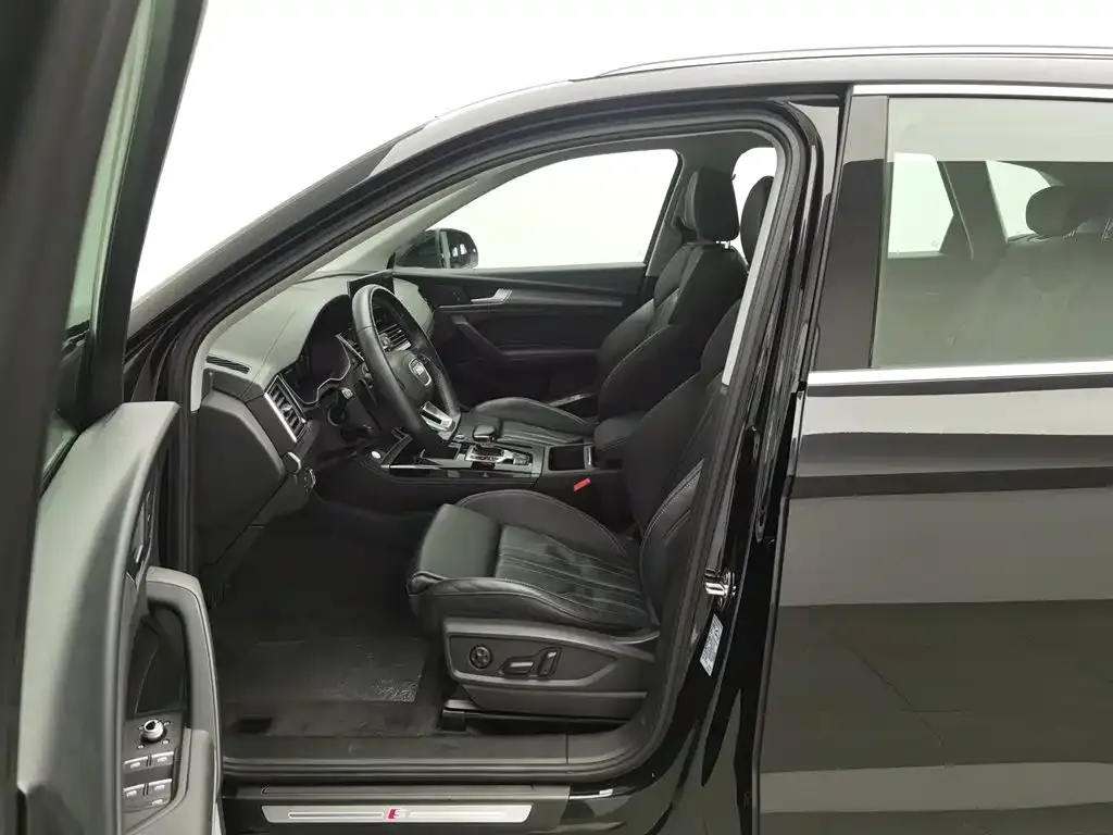 Audi Q5L 2022 из CN, фото 10