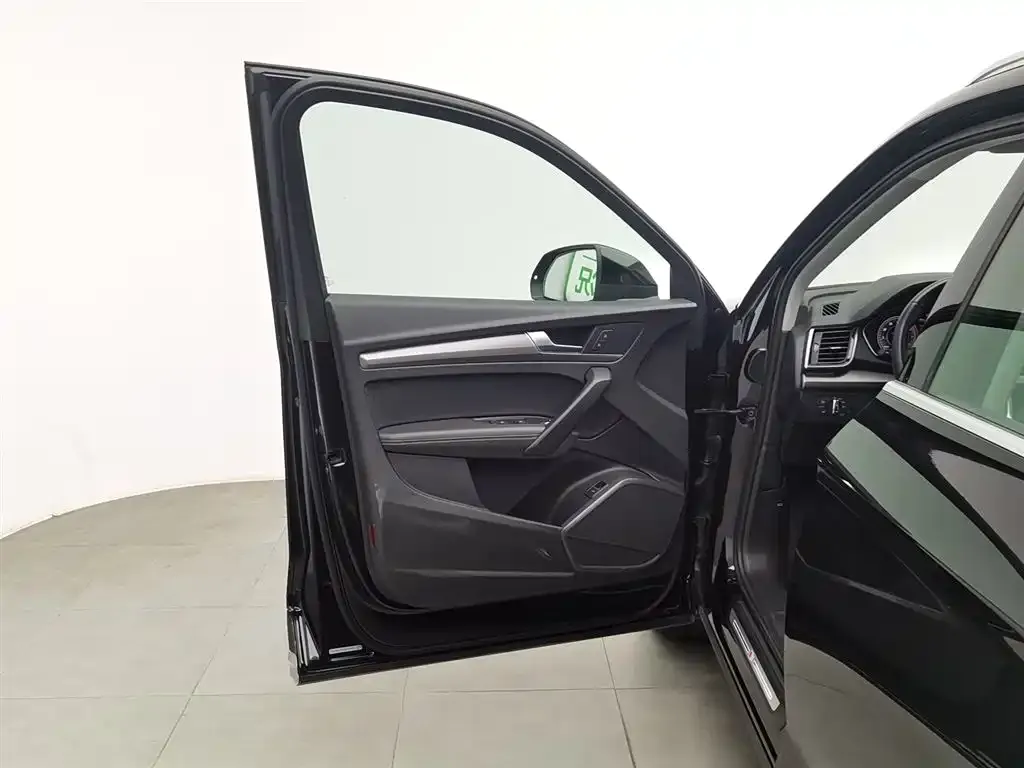 Audi Q5L 2022 из CN, фото 8