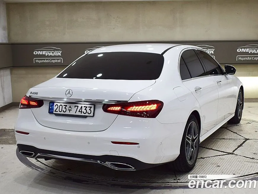 Mercedes-Benz E-Class 2023 из KR, фото 2