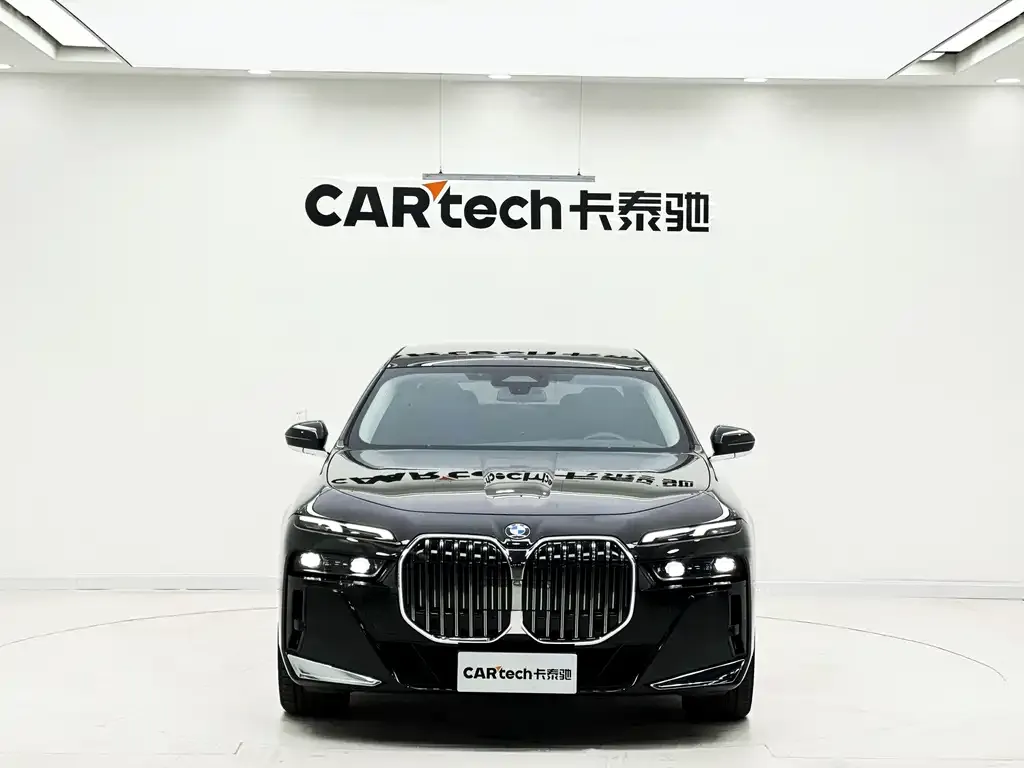 BMW 7 Series 2024 из CN, фото 2