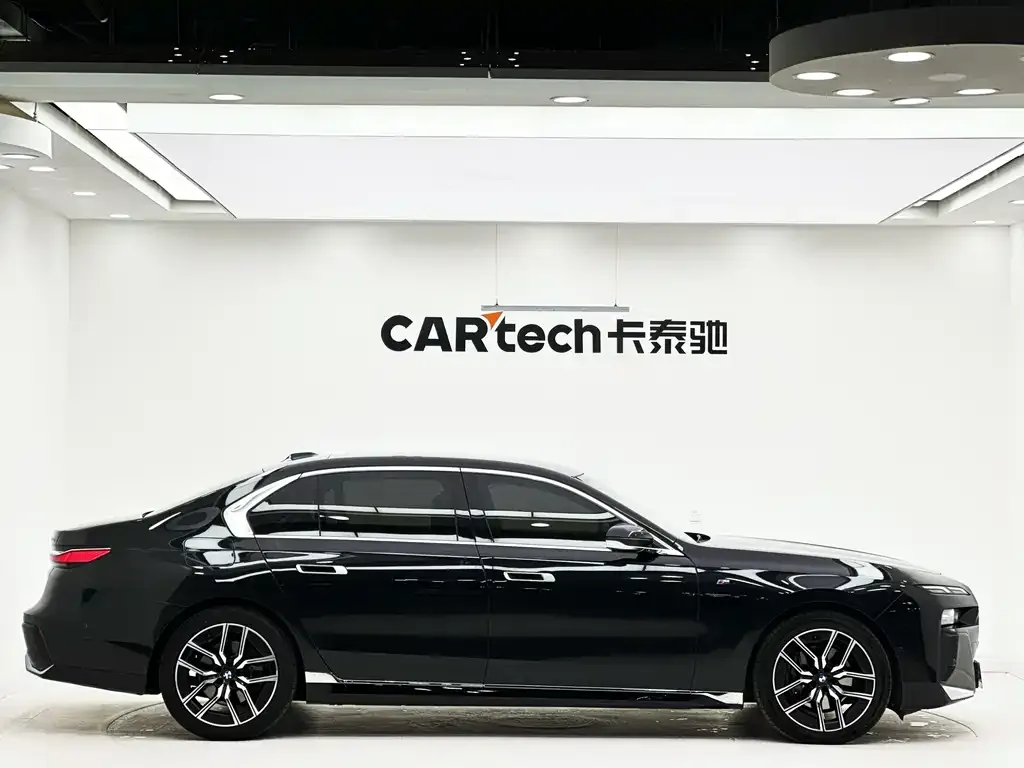 BMW 7 Series 2024 из CN, фото 5