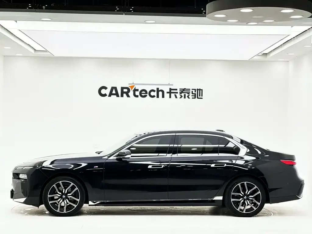 BMW 7 Series 2024 из CN, фото 6