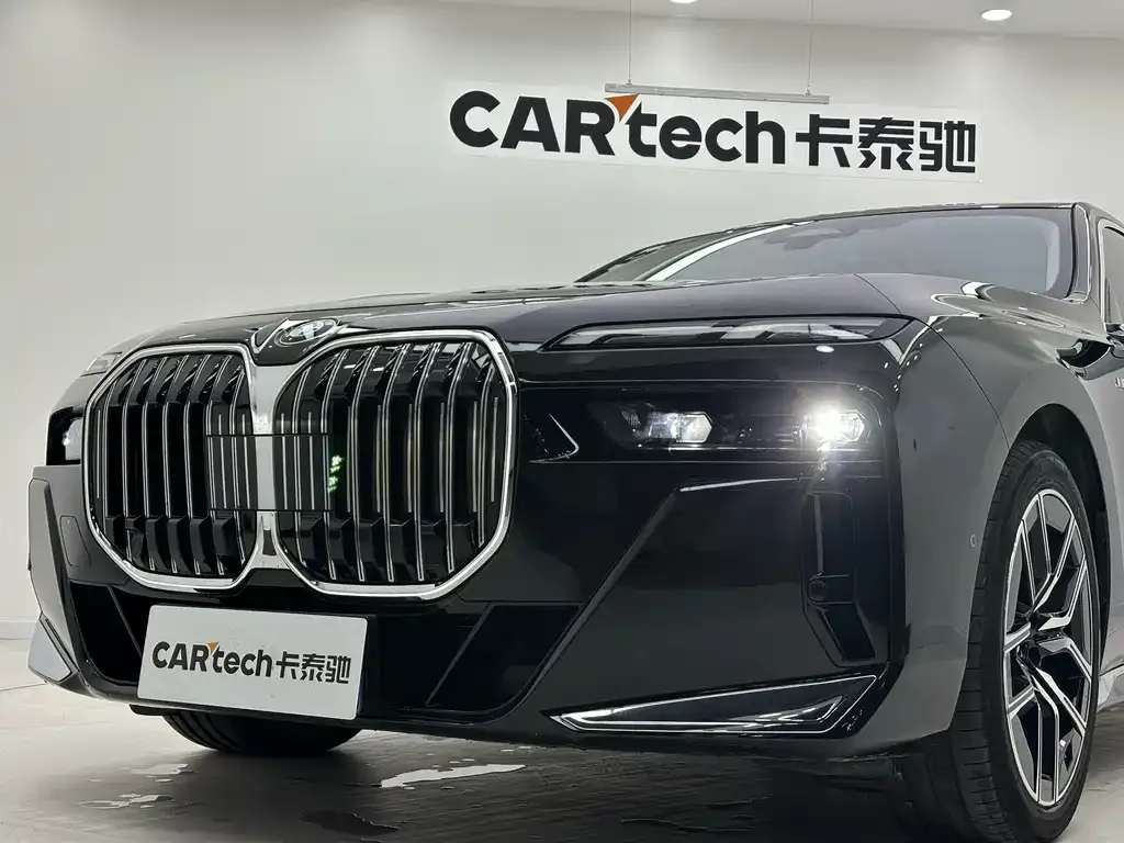 BMW 7 Series 2024 из CN, фото 9