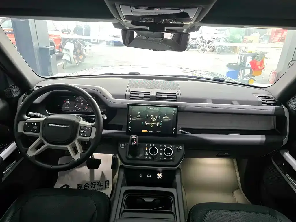 Land Rover Defender — фото 10