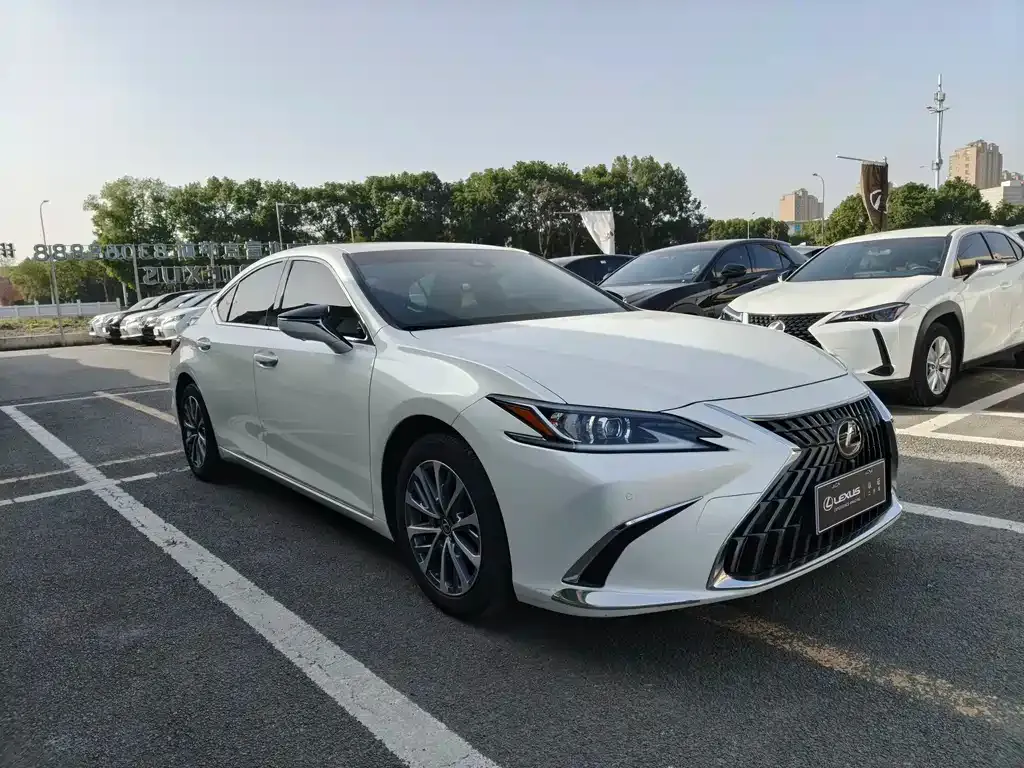 Lexus ES 2024 из CN, фото 3