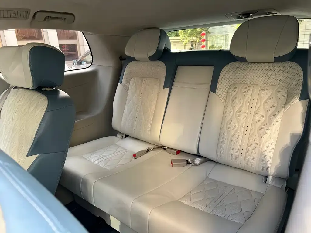 Buick GL8 2023 из CN, фото 7