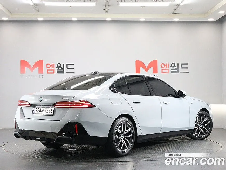 BMW 5-Series 2024 из KR, фото 4