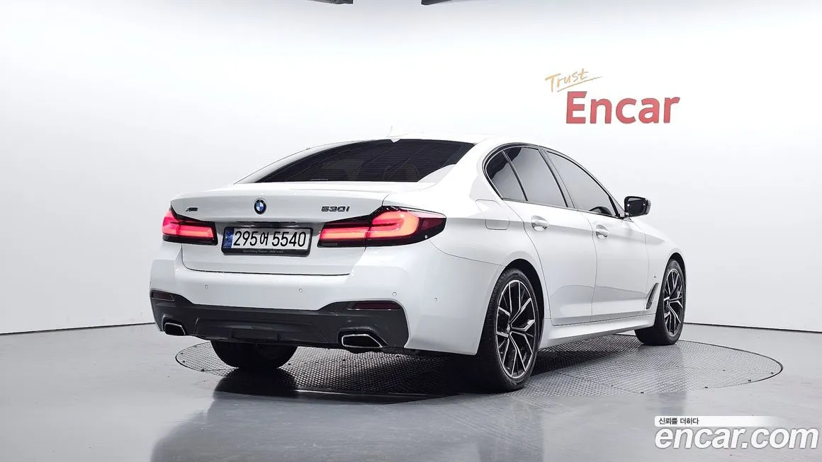 BMW 5-Series 2023 из KR, фото 2