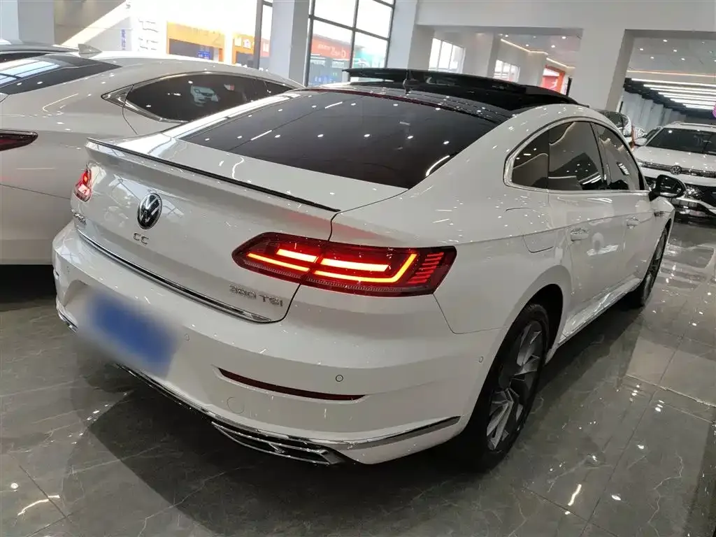 Volkswagen CC 2022 из CN, фото 7