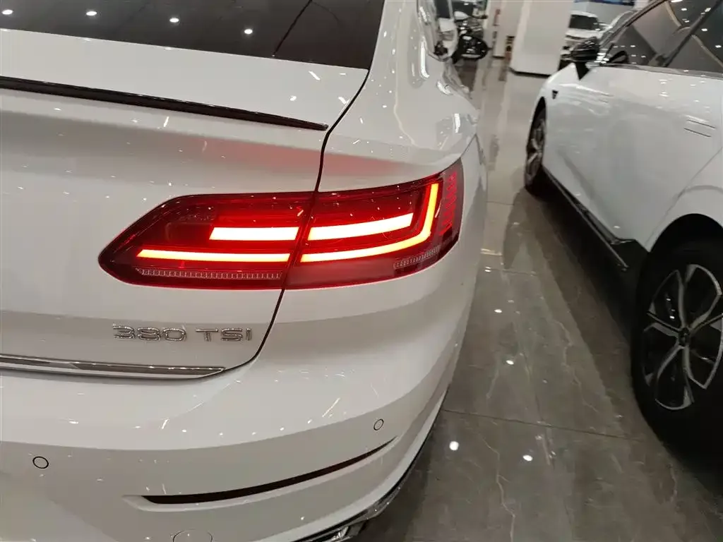 Volkswagen CC 2022 из CN, фото 8