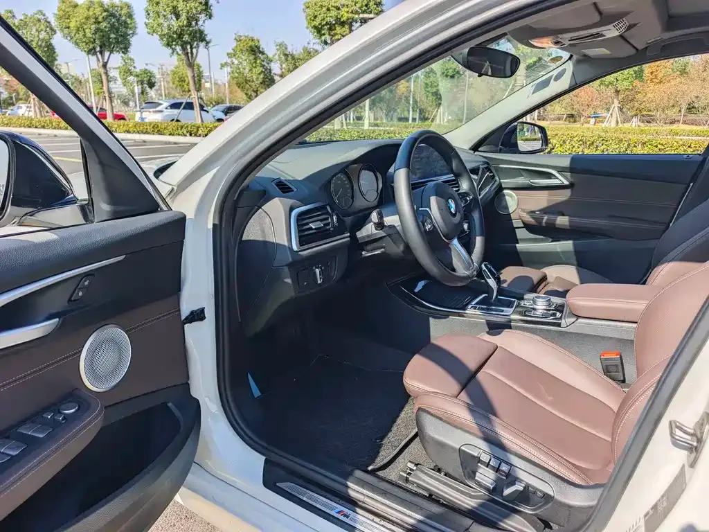 BMW 1 Series 2021 из CN, фото 8