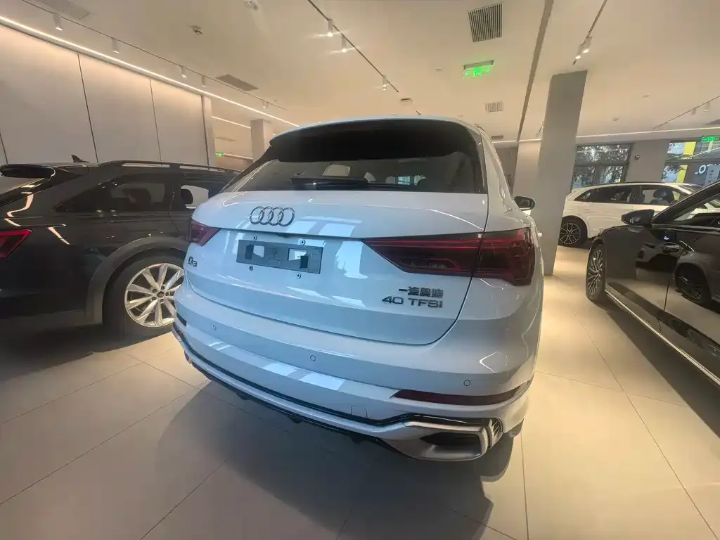 Audi Q3 2025 из CN, фото 2