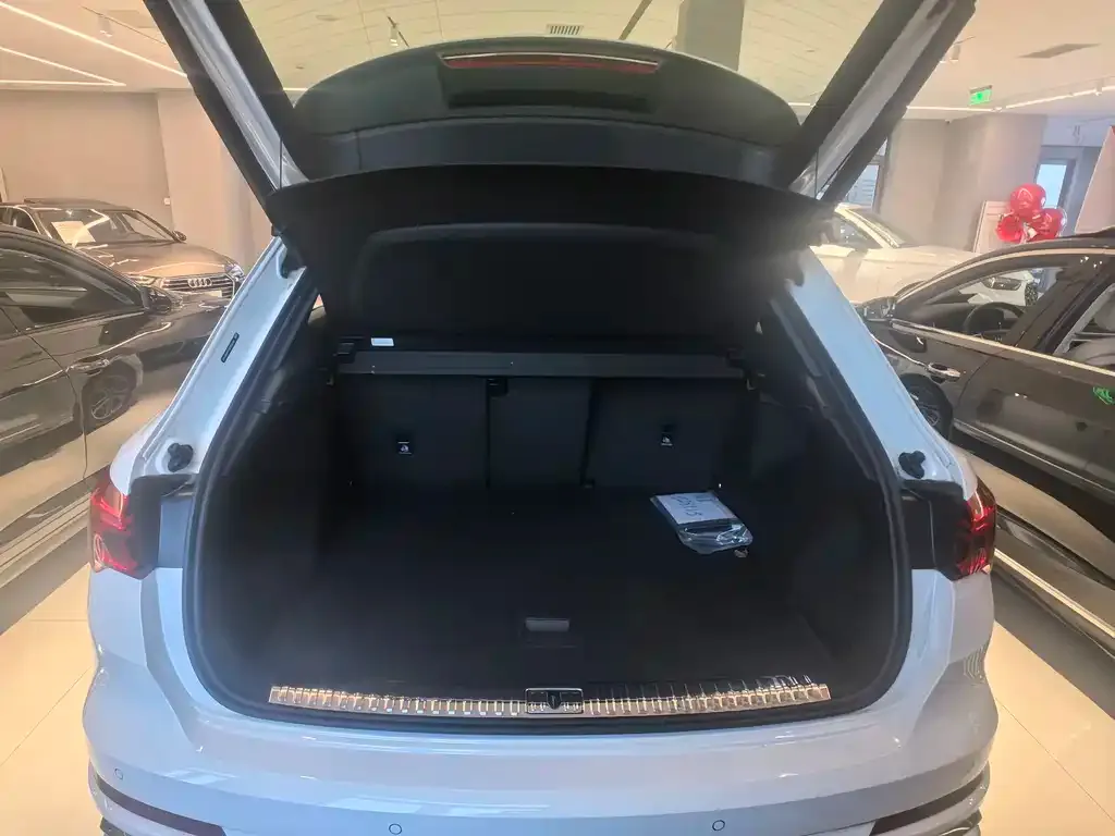 Audi Q3 2025 из CN, фото 3