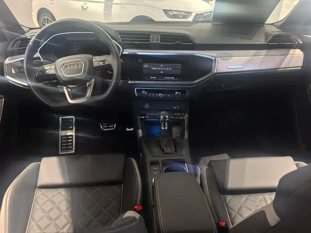 Audi Q3 2025 из CN, фото 8
