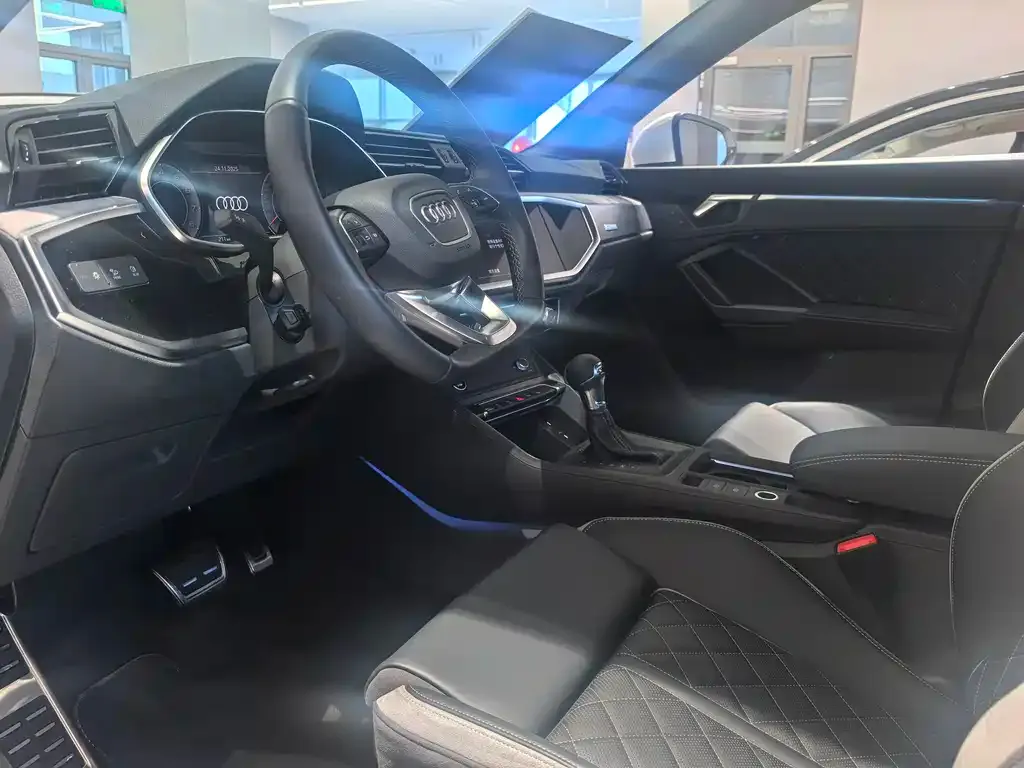 Audi Q3 2025 из CN, фото 9