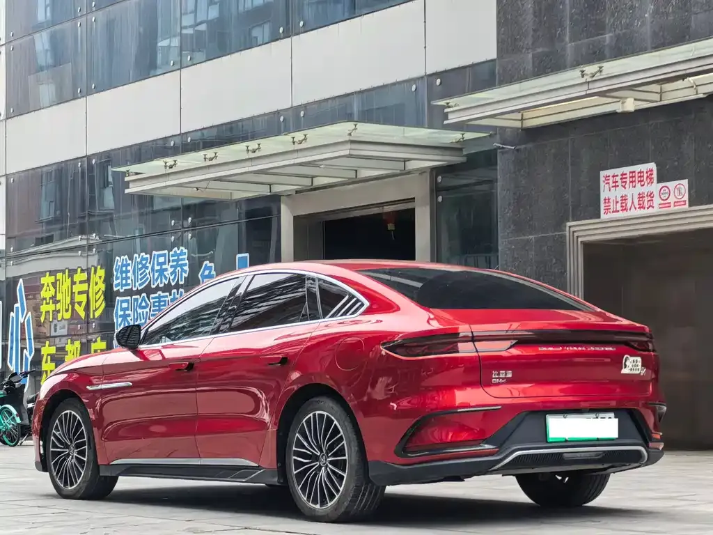 BYD Han — фото 3