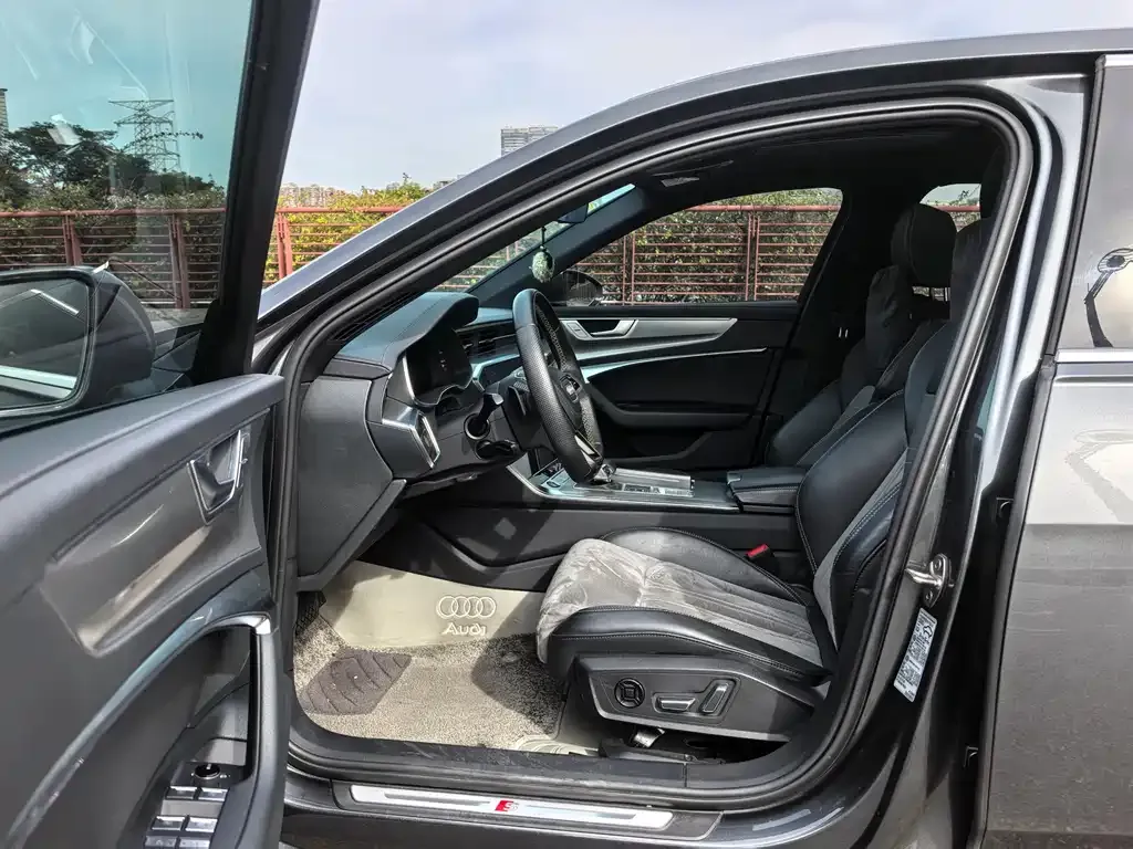 Audi A6L 2023 из CN, фото 5