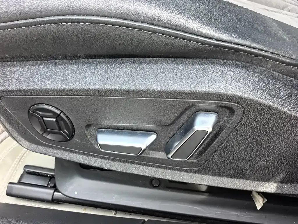 Audi A6L 2023 из CN, фото 6