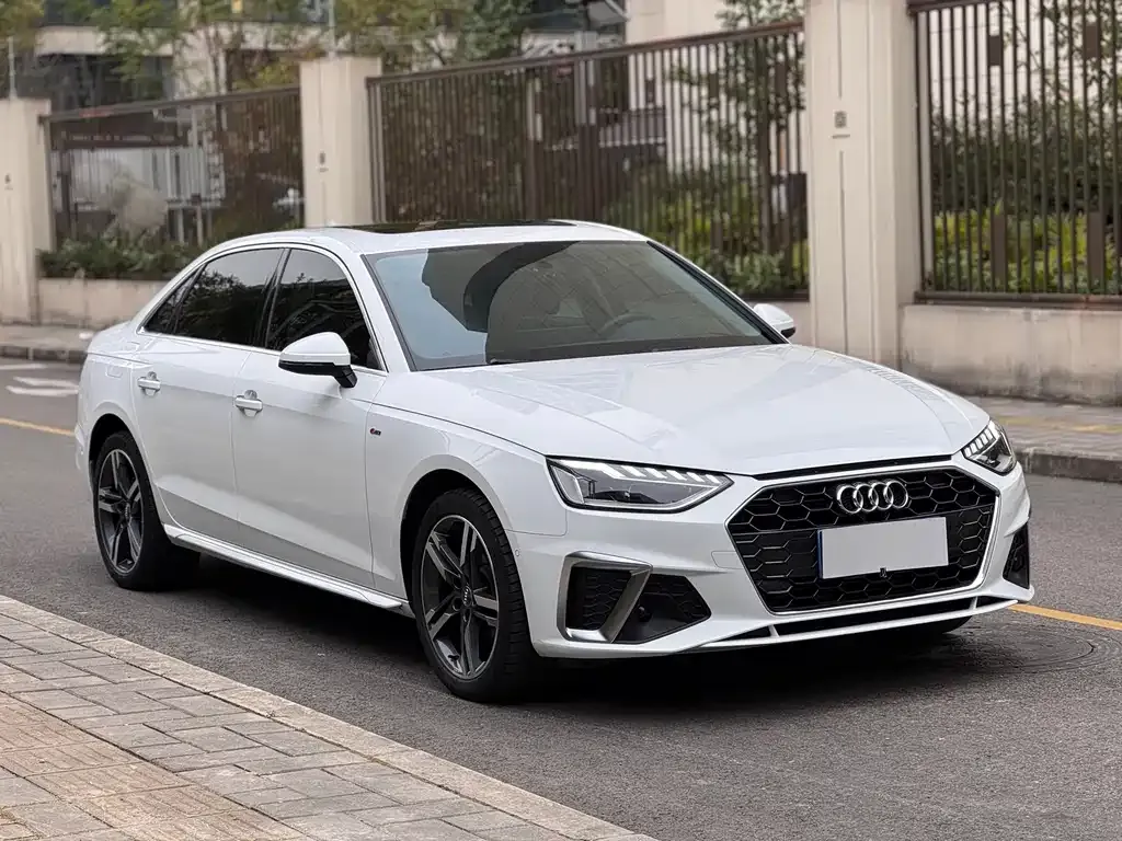 Audi A4L 2021 из CN, фото 3