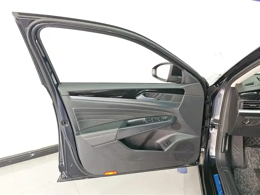 Volkswagen Passat 2024 из CN, фото 7