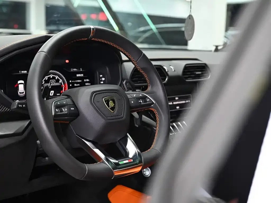 Lamborghini Urus — фото 10